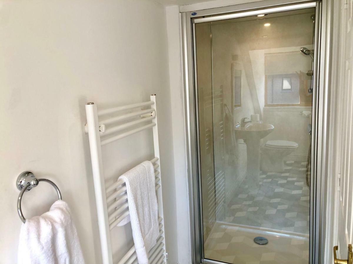 אינברנס Riverside Townhouse מראה חיצוני תמונה